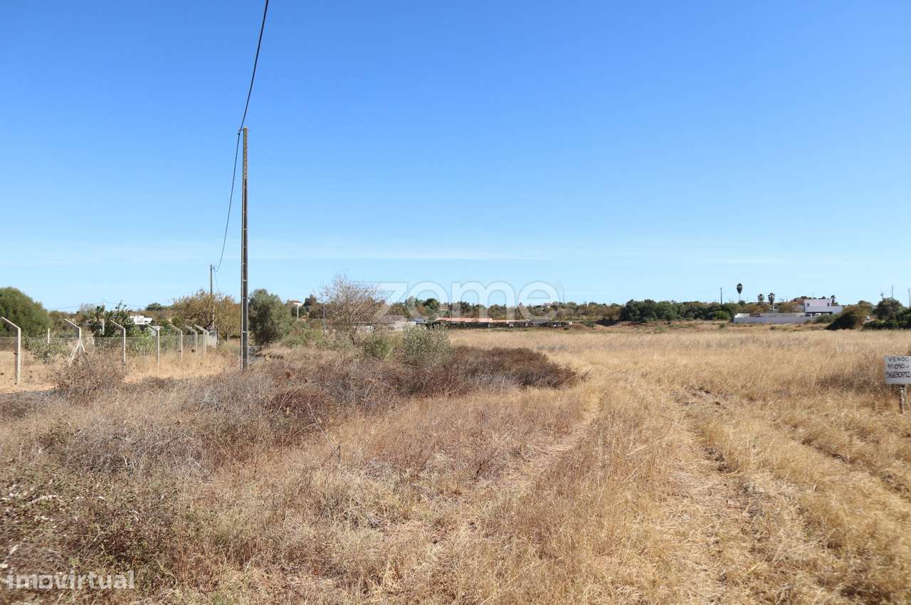 Terreno em Silves, Algarve, com 41.000 m2 - Grande imagem: 4/15