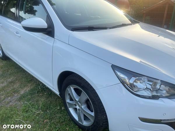 Peugeot 308 1.2 PureTech Allure S&S - 12