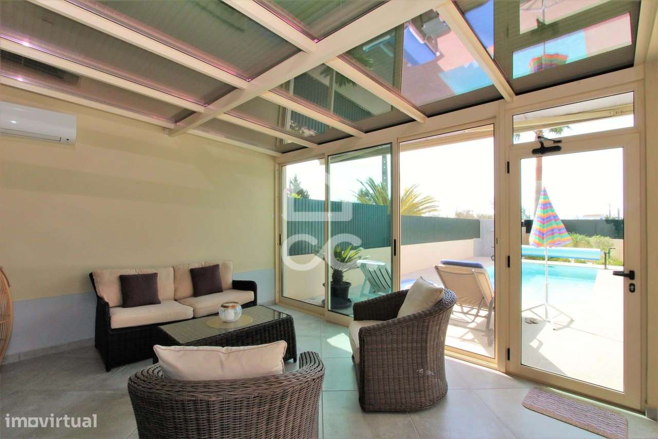 Venda com reserva de usufruto vitalício - Moradia T3 com piscina em Ar-43