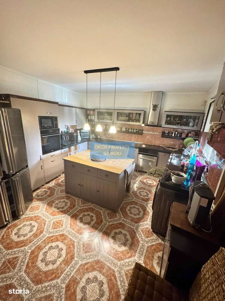 Casă de vânzare pe strada Tudor Vladimirescu-5