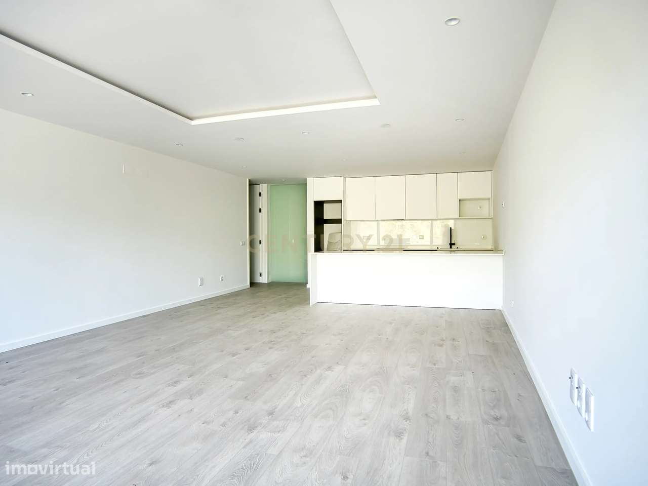 Lindíssimo Apartamento Novo T2 a dois passos da praia-9