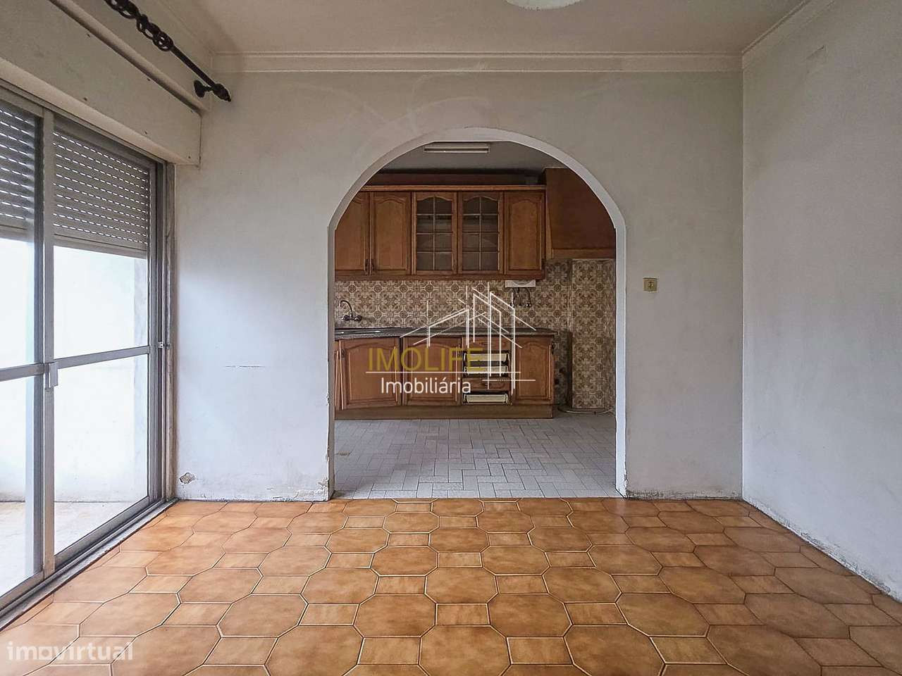 Apartamento T2 com varanda-27