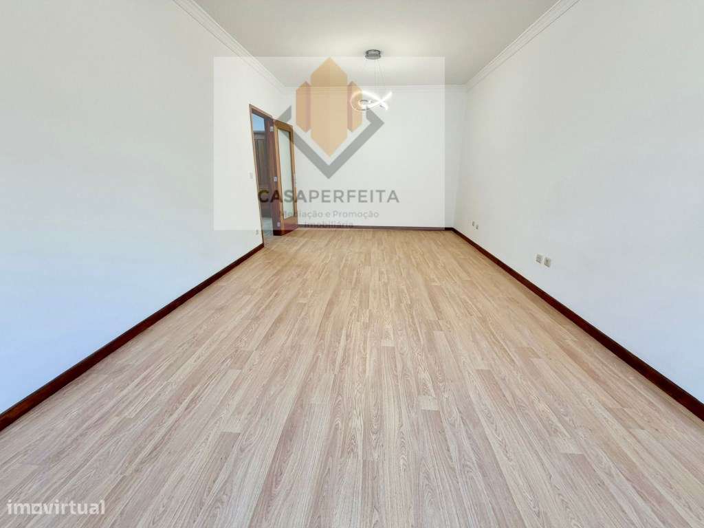 Fabuloso T2 Renovado com 100m2 - Próximo à Nova Linha de Metro e Es... - Grande imagem: 3/23