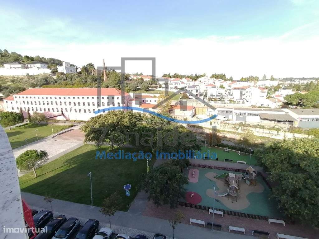 Apartamento T3 Duplex com parqueamento 2 carros - Alenquer-33