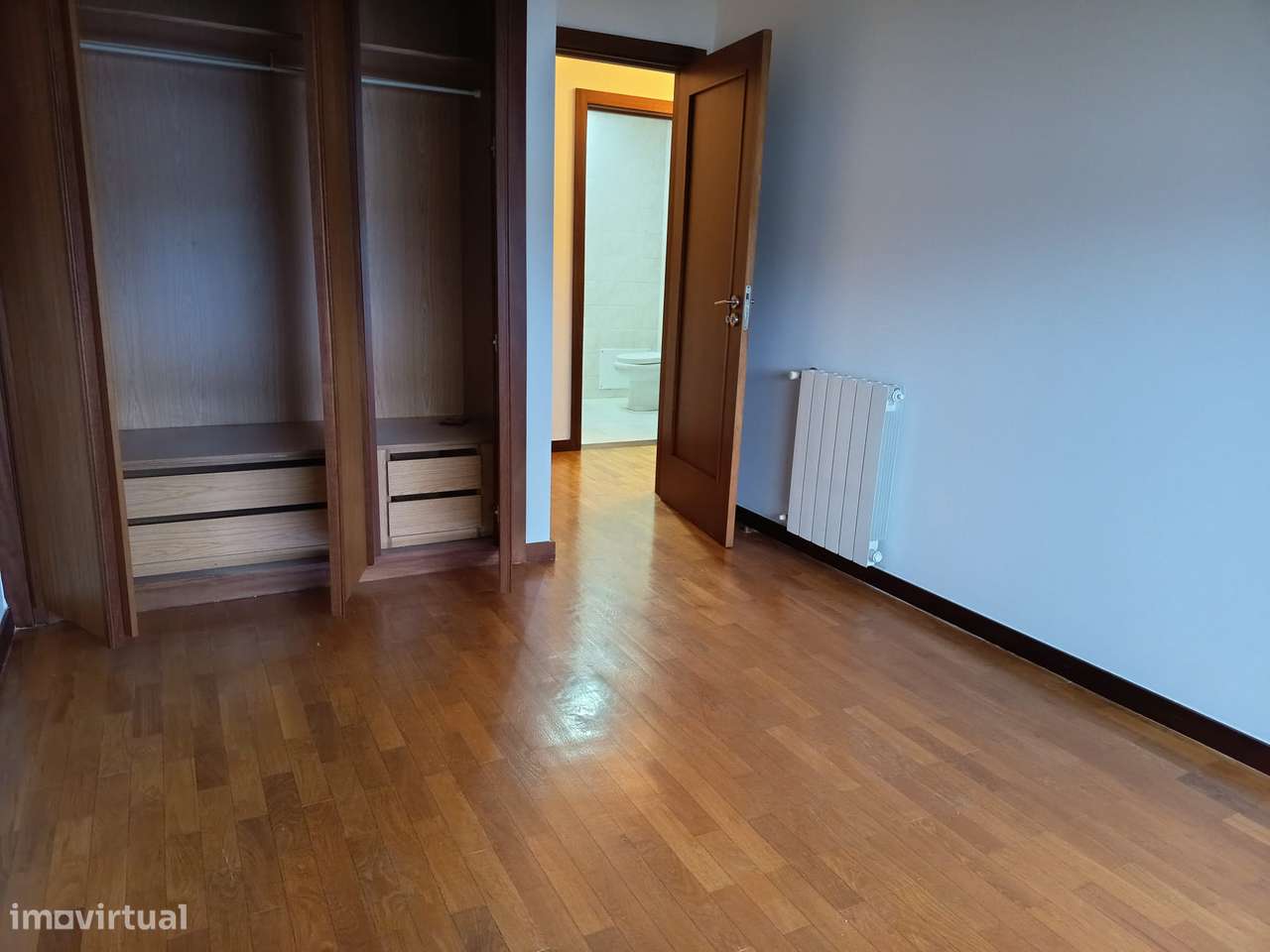 Magnífico T2, com 2 lugares de garagem, junto ao Mira Maia Shopping-14