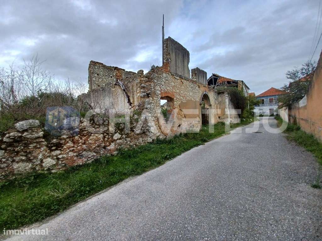 Dois prédios para reconstruir em aldeia a 7 km de Tomar perto de es... - Grande imagem: 5/15