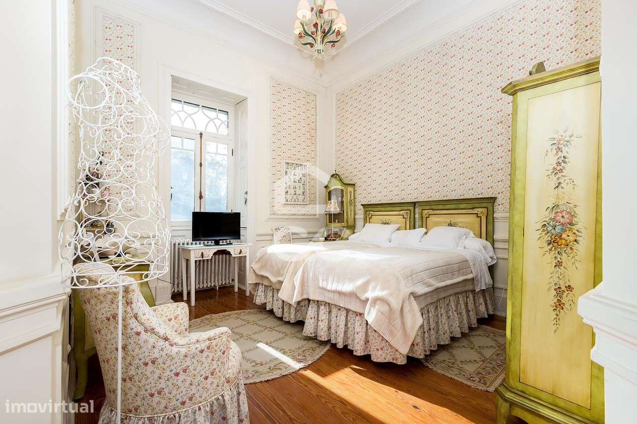 Palacete de inspiração neoclássica francesa com jardim botânico de Jea-32