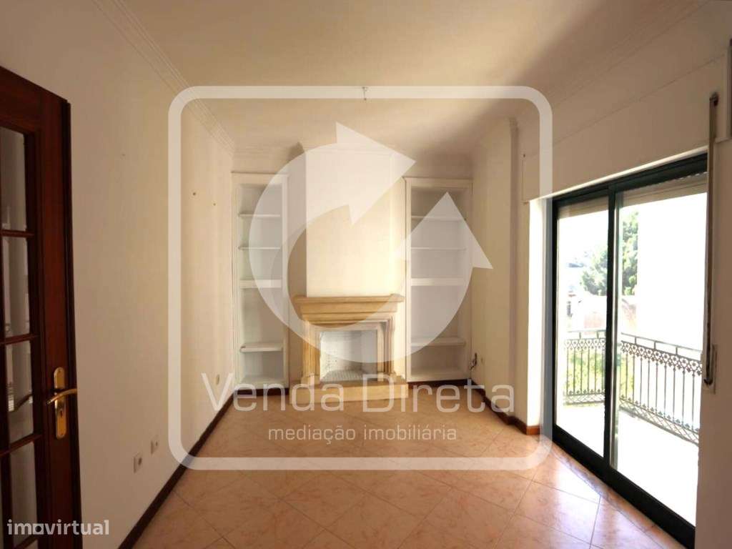 Apartamento T2 com Varanda e Lareira no Coração de Setúbal - Grande imagem: 4/21