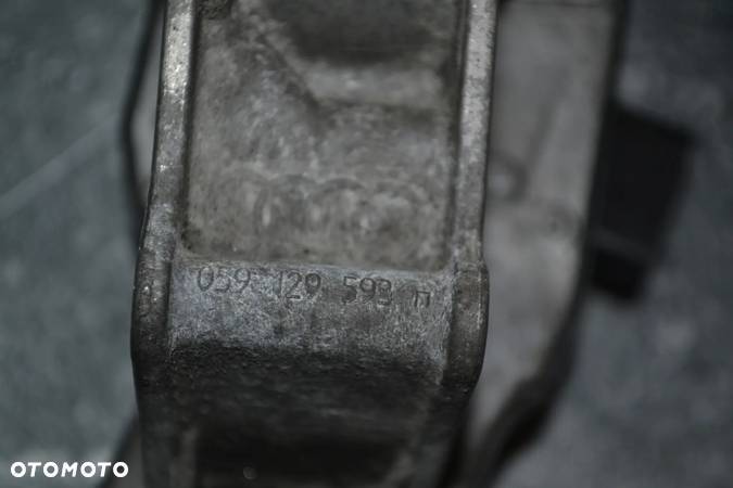 AUDI A4 B8 A5 A6 C7 A7 Q5 3,0 TDI PRZEPUSTNICA ZAWÓR EGR 059129593H - 4