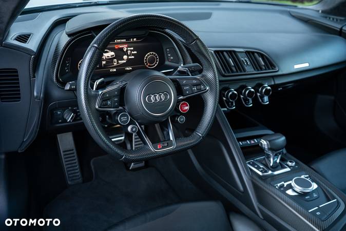 Audi R8 5.2 FSI Quattro Plus - 24