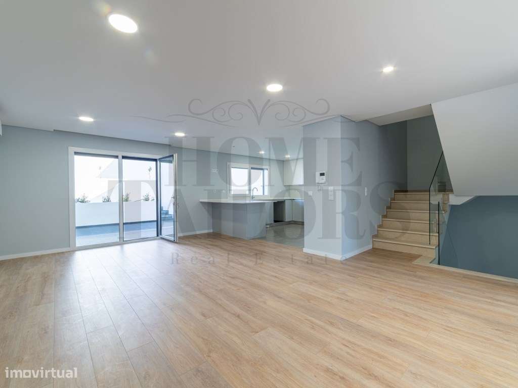 Moradia T3 em Caneças, com excelente jardim e garagem - Grande imagem: 3/33