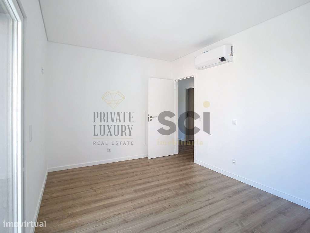 Moradia T4 na Charneca da Caparica | Piscina e Garagem-11