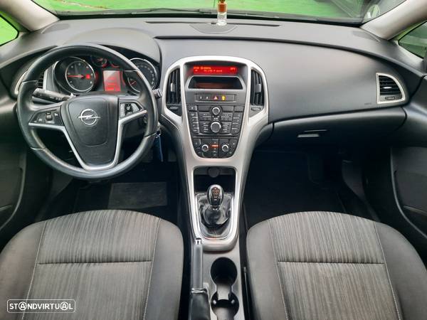 Opel Astra 1.7 CDTi Enjoy - 11