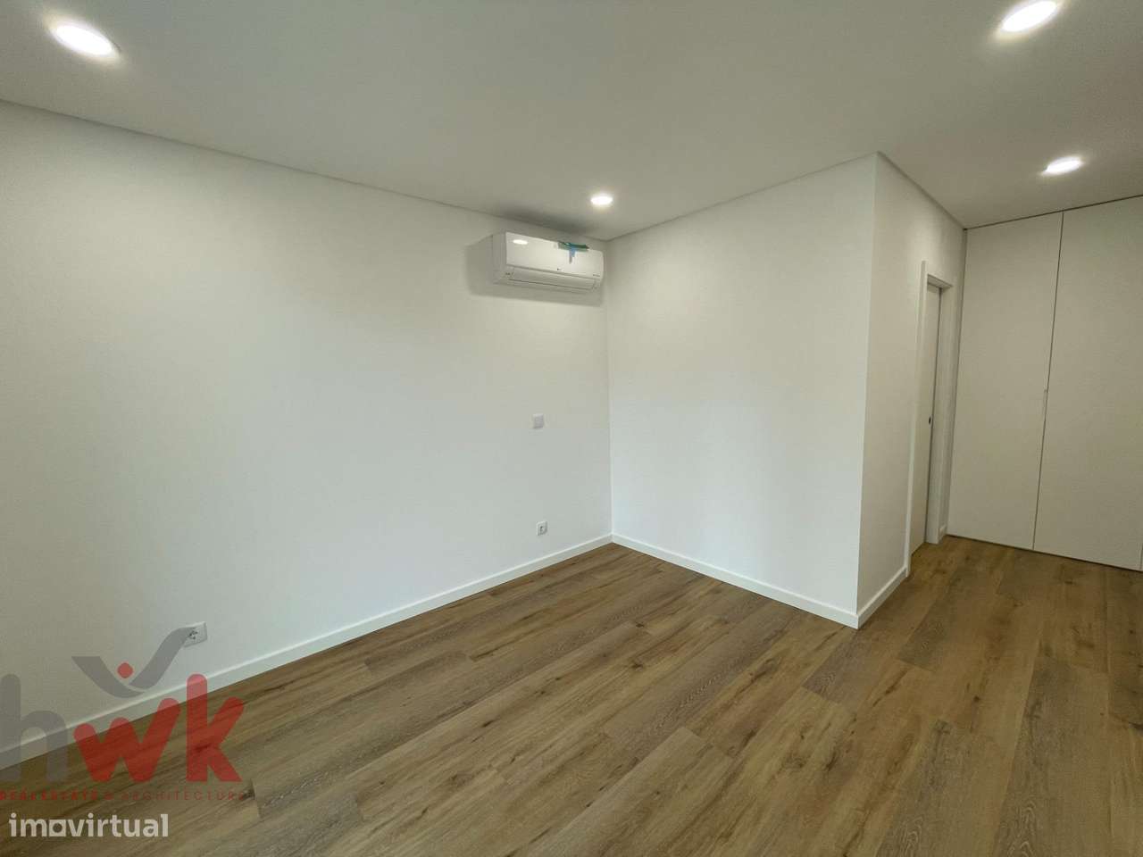 Apartamento T2 com 2 Suítes, Terraço e Garagem Box-7