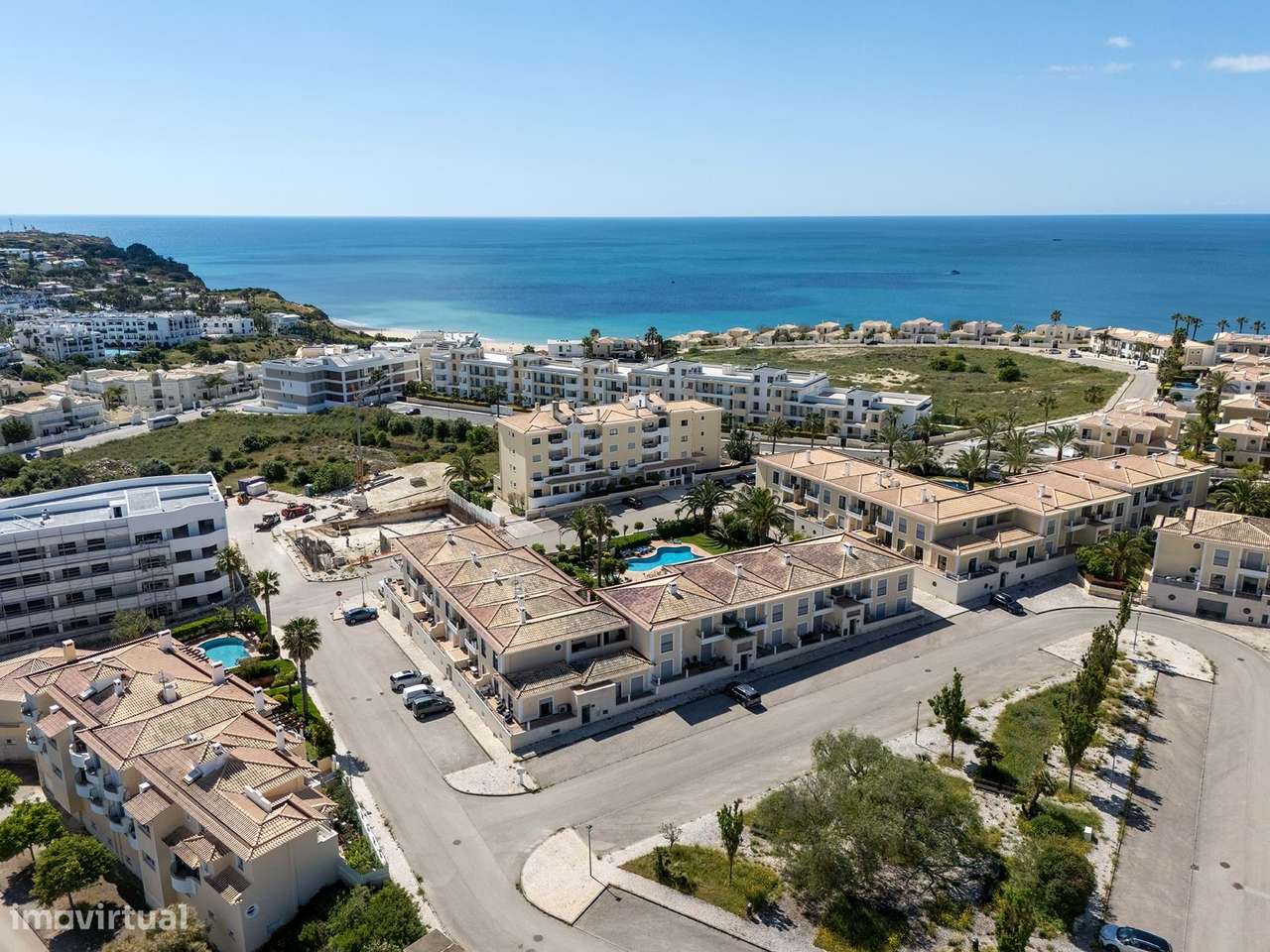 LUXUOSO APARTAMENTO T3 PERTO DA PRAIA DE PORTO DE MÓS - Grande imagem: 3/28