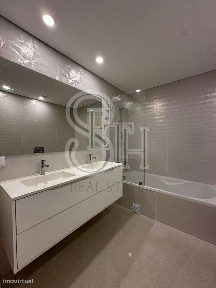 MORADIA V3+1 CENTRO DA CIDADE-19