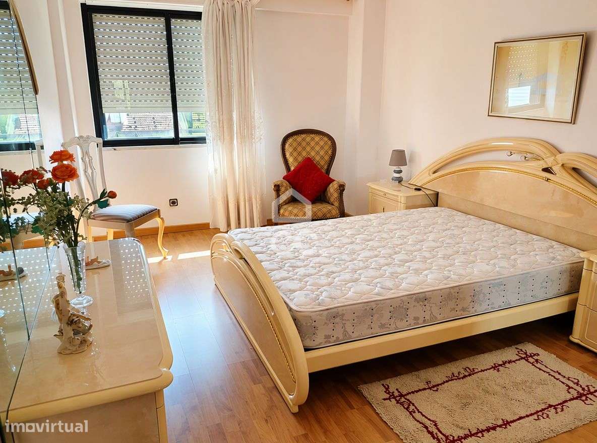 Apartamento T2 com varanda em Penha de França, Lisboa-2
