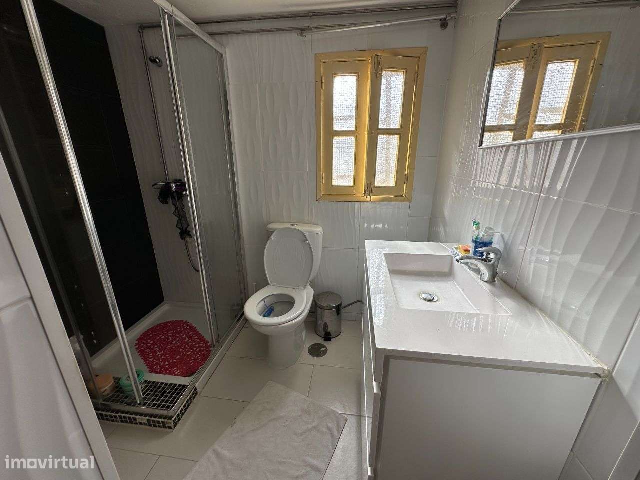 Prédio de 3 pisos para remodelação no centro histórico do Porto-13