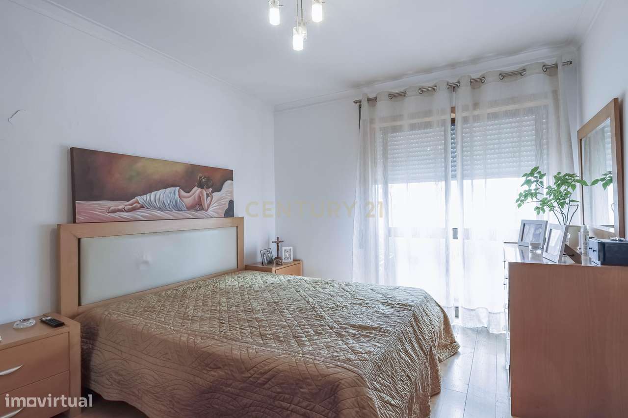 Apartamento T3 em Aguas Santas com Suite e garagem-11