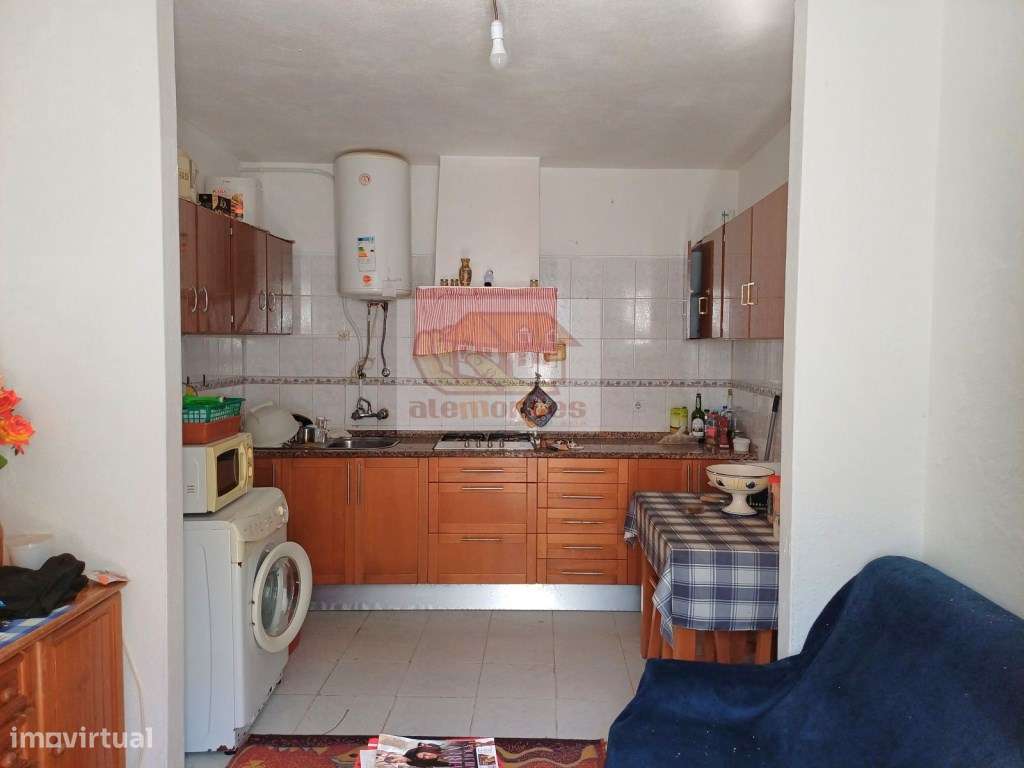 Moradia antiga para renovar - centro-2