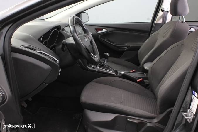 Ford Focus SW 1.0 EcoBoost Active - 21