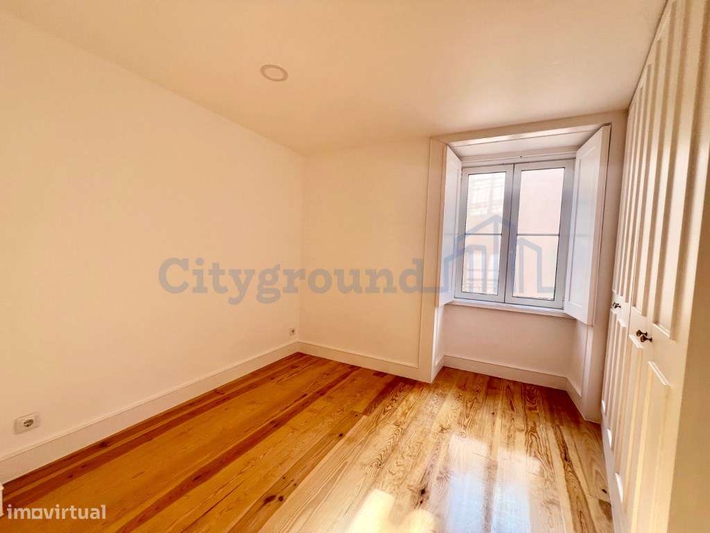 Exclusivo apartamento T2 de charme histórico e acabamentos de excel...-11