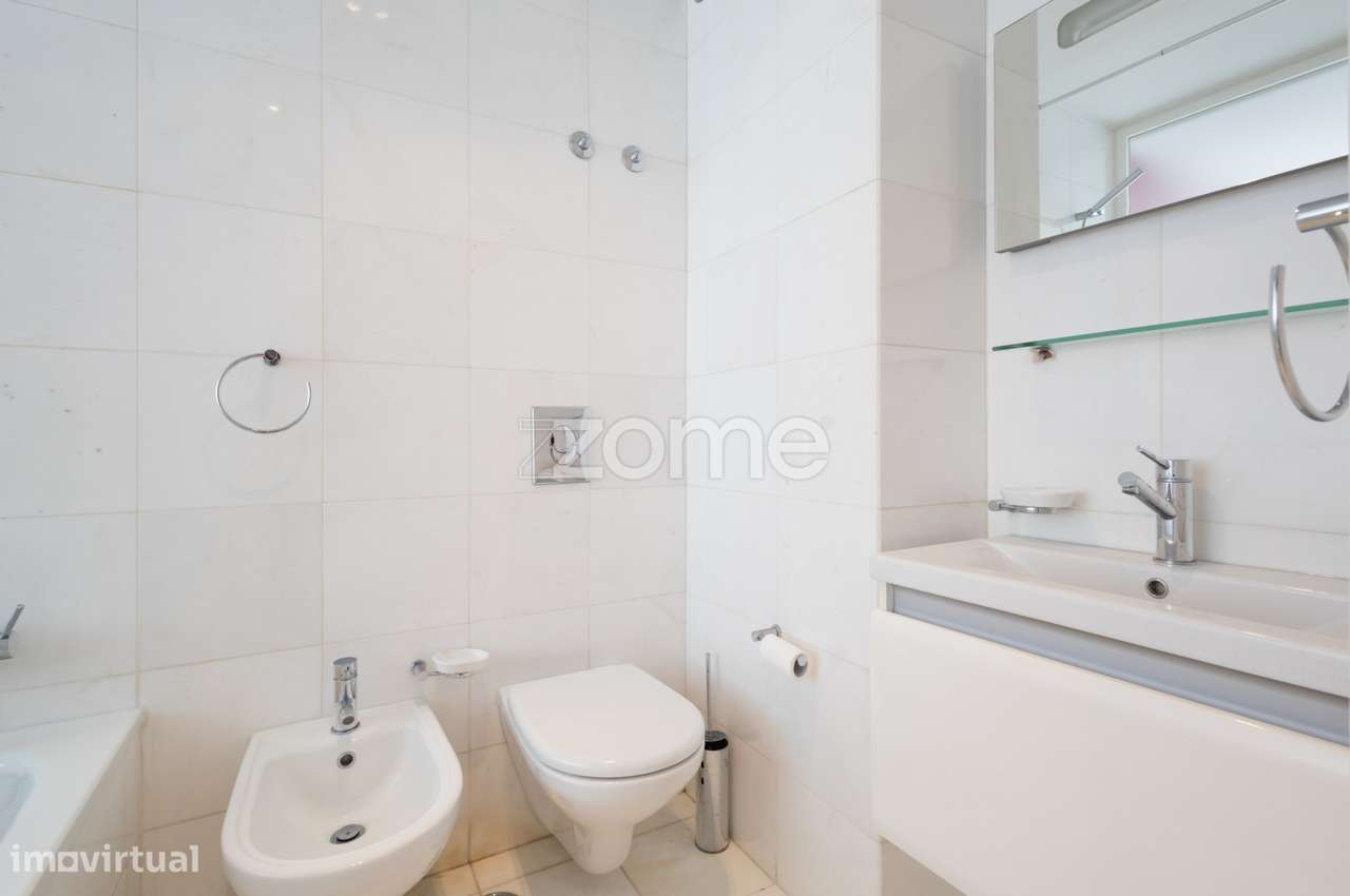 ARRENDAMENTO: T1 Charmoso Próximo às Amoreiras com Estacionamento - Grande imagem: 4/23