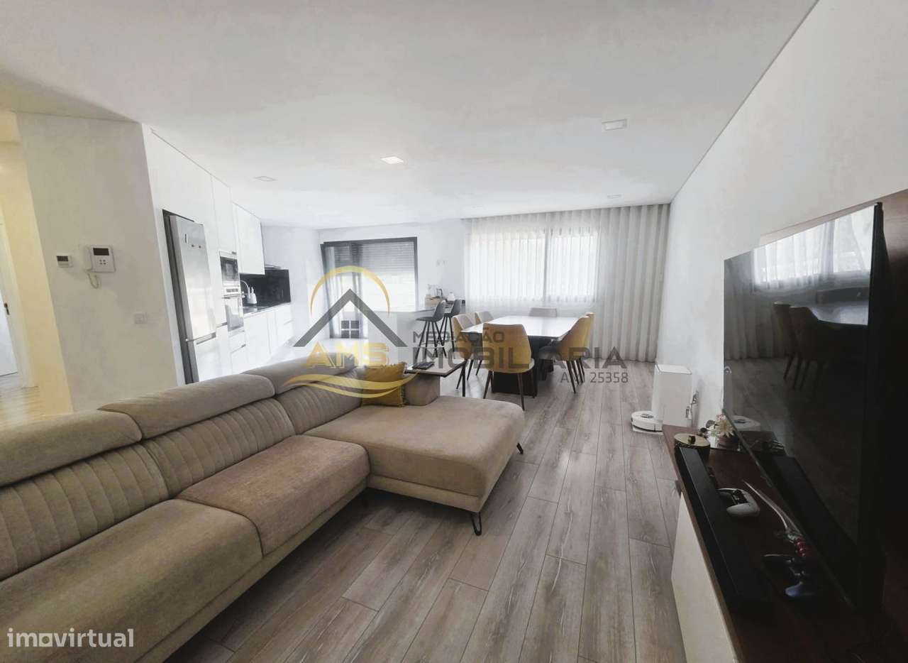 APARTAMENTO T3 COM TERRAÇO DE 186M²-7