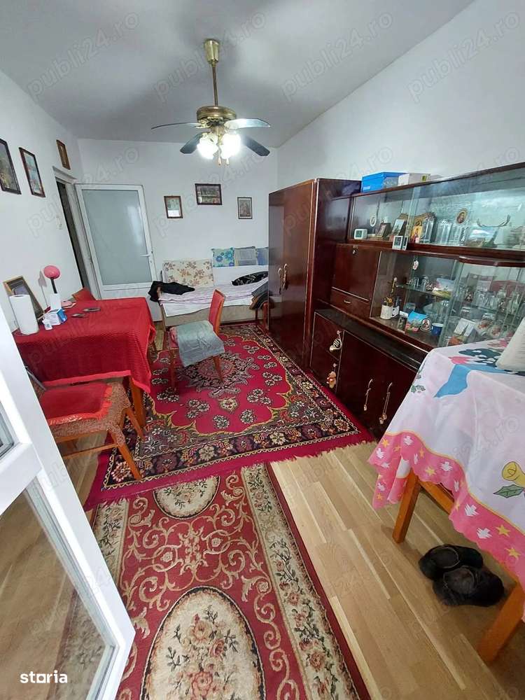 Vand garsoniera etaj 1 zona Micalaca-1