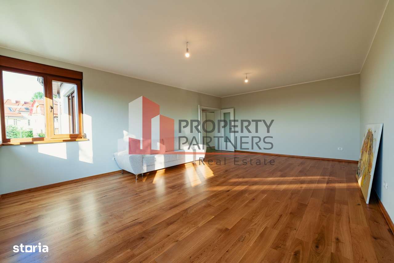 Apartament Duplex Elegant cu Terasă Panoramică – Dealul Cetății, Brașo-4