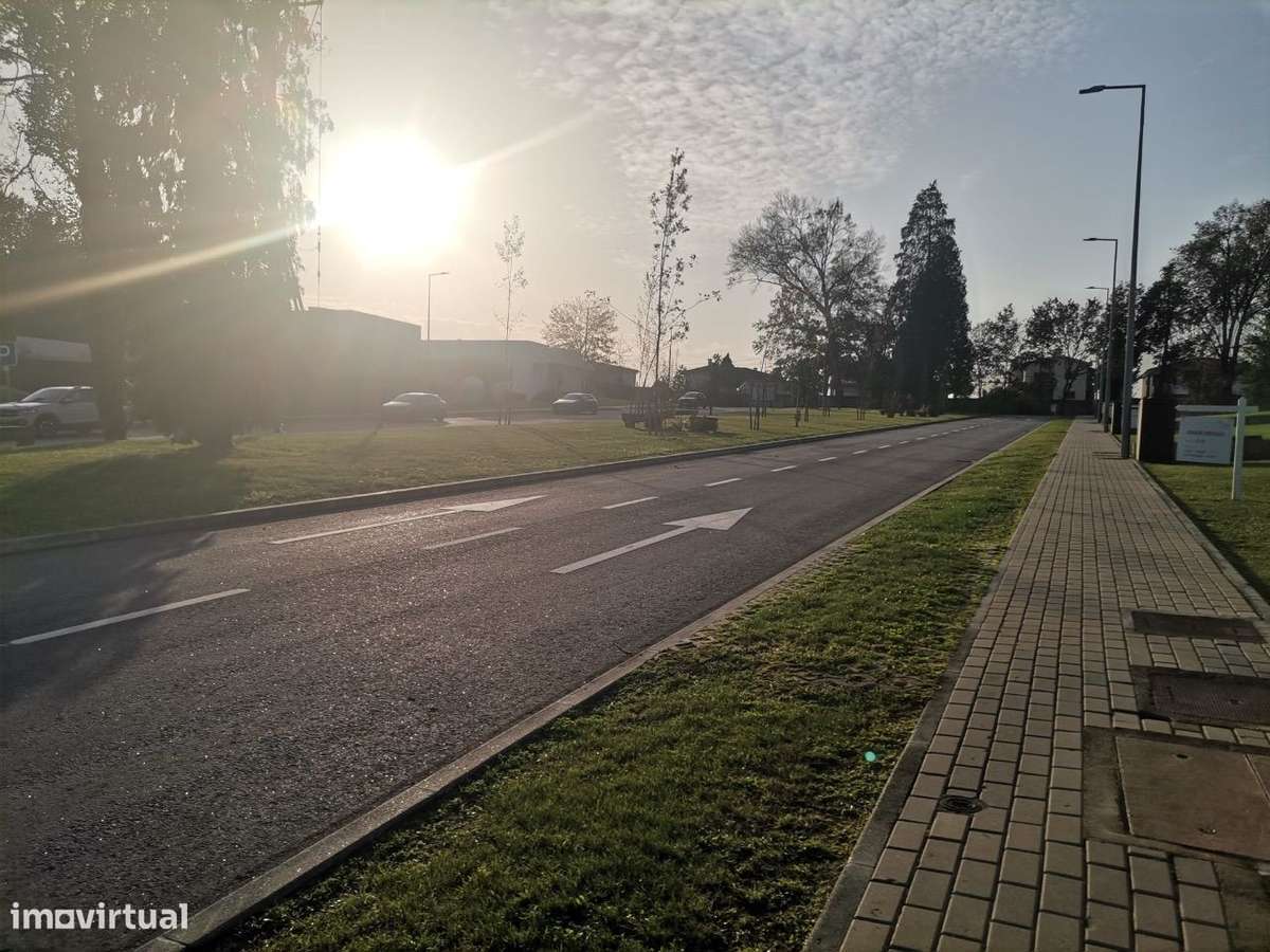 Lotes Individuais com arquiteturas variadas em Palmeira - Braga-7