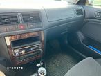 Volkswagen Golf IV 2.8 V6 4Mot - 15