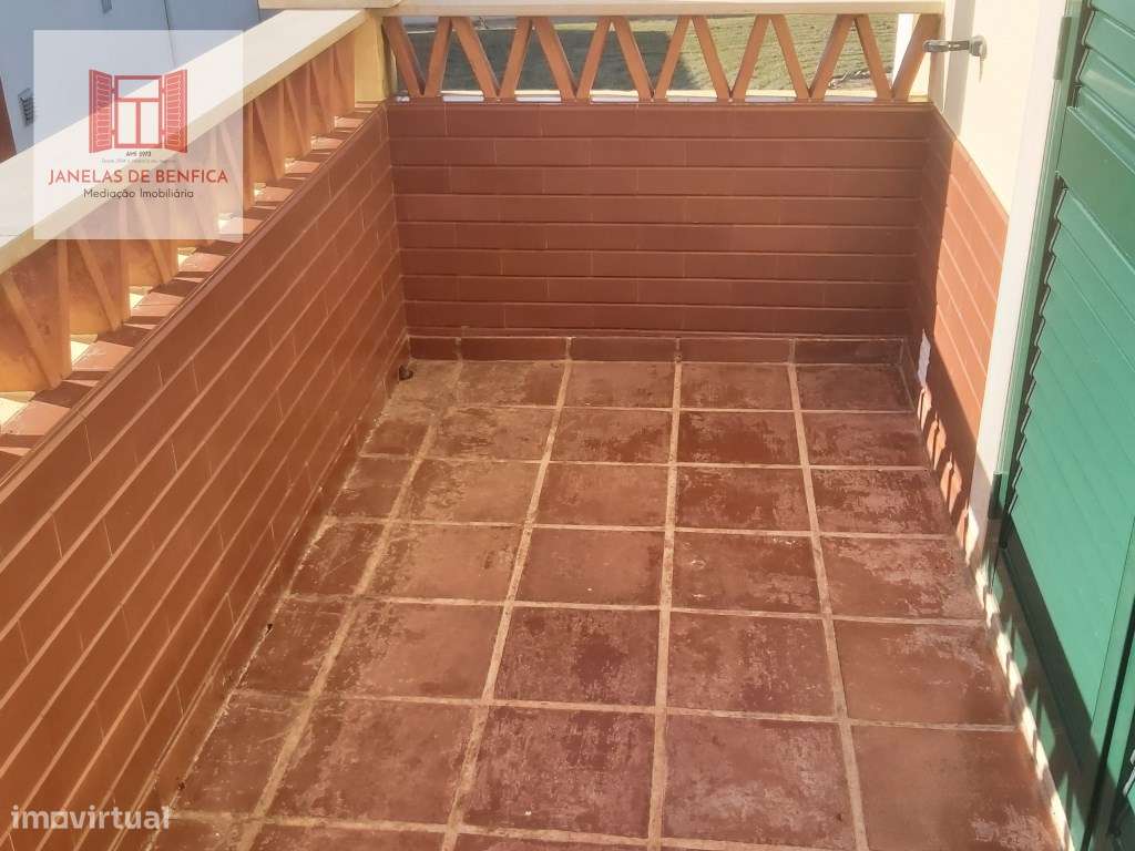 Vivenda V3 em condomínio fechado - Cambelas-21