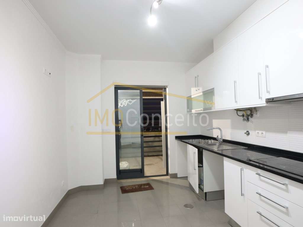 Apartamento T2 - TERRAÇO, Parqueamento e Arrecadação | Torres Novas - Grande imagem: 4/29