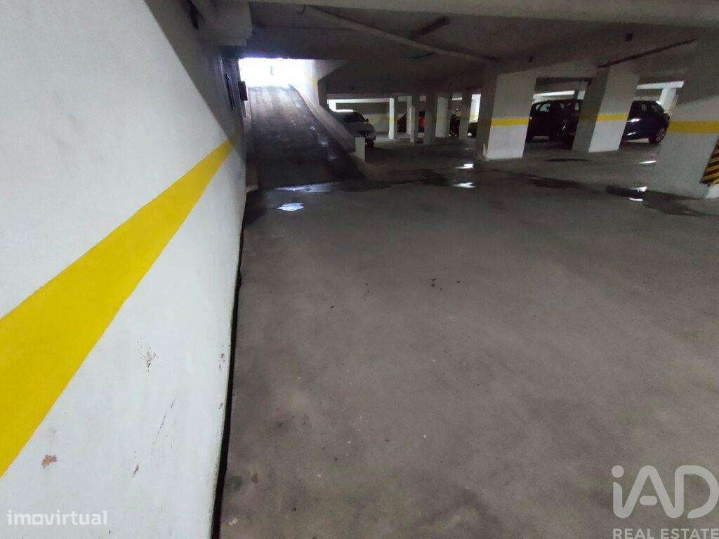 Garagem em Caldas da Rainha - Nossa Senhora do Pópulo, Coto e São Greg - Grande imagem: 3/9