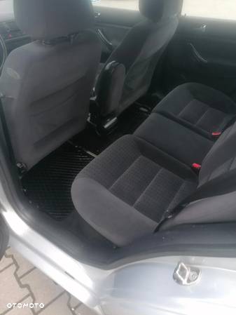 Volkswagen Golf IV 1.6 Comfortline - 9