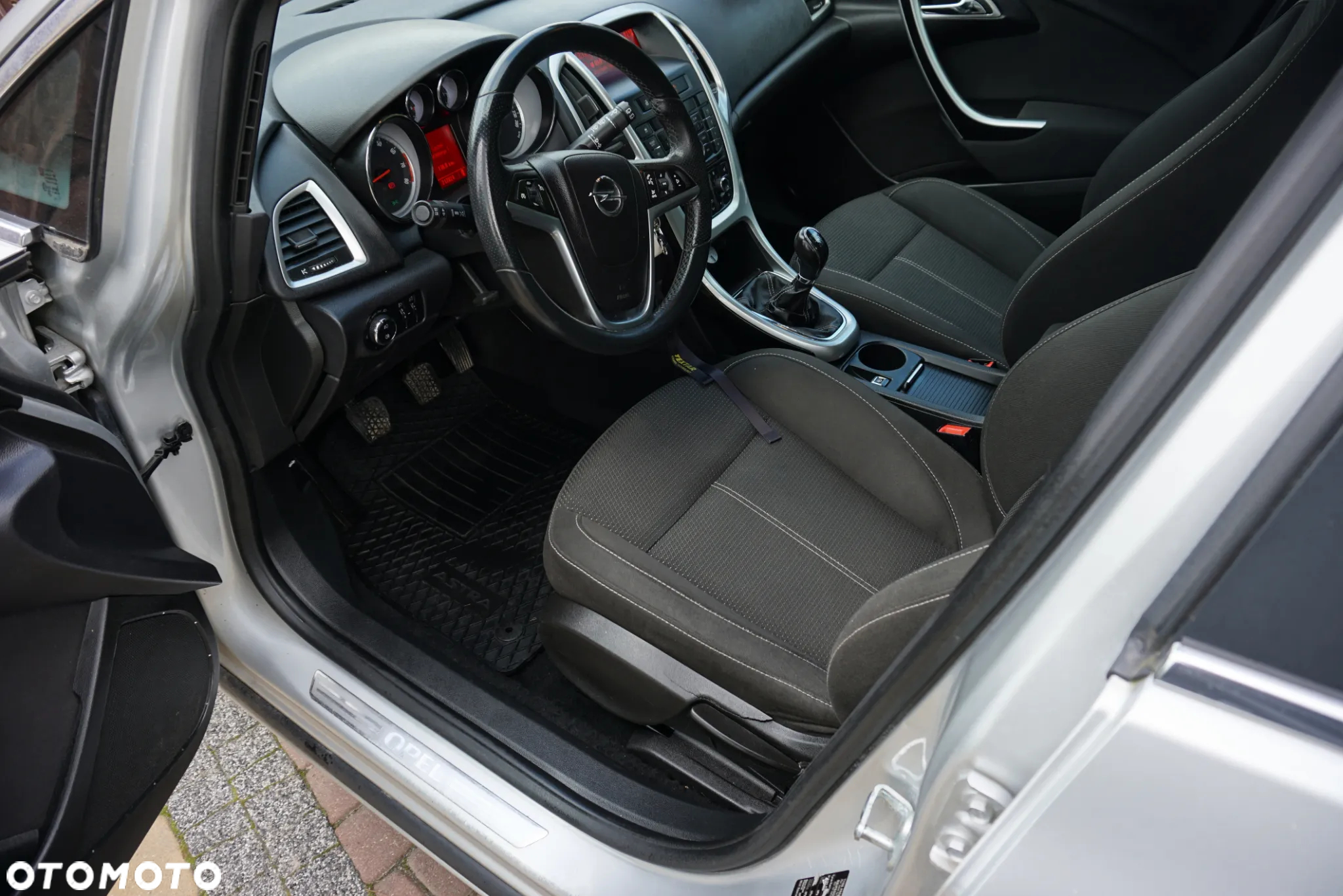Opel Astra IV 1.4 T Sport - 13
