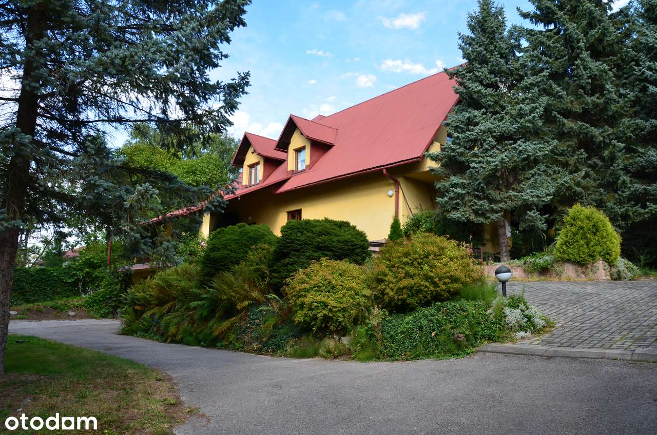 Twój azyl wśród zieleni – dom z dużą działką w Zawadce-14