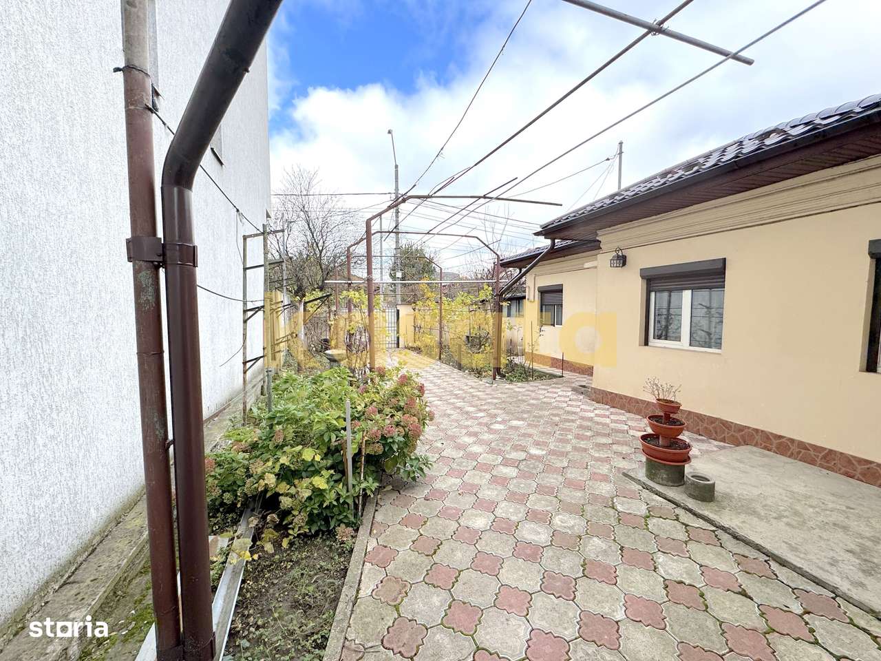 Casă 3 camere Bucureștii Noi: Oportunitate, Curte, Metrou Aproape - Imagine principală: 3/12