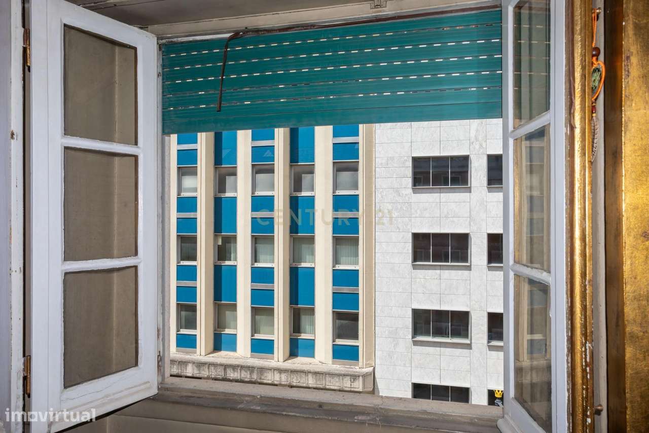 Apartamento T2 para remodelação nas Picoas -Lisboa-30