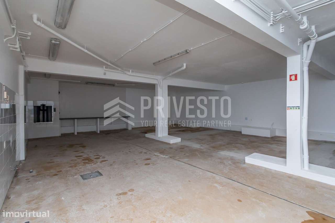 Moradia para Reabilitar inserida em terreno com 3000m2 - Quinta do Anj-9