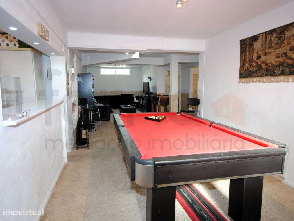 **Oportunidade Única: Moradia T6 à Venda!**-42