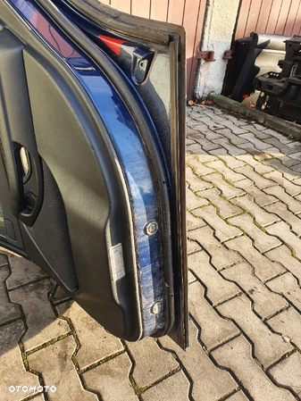DRZWI tył lewe  PRAWE BMW E39 kombi biarritzblau metalic - 4