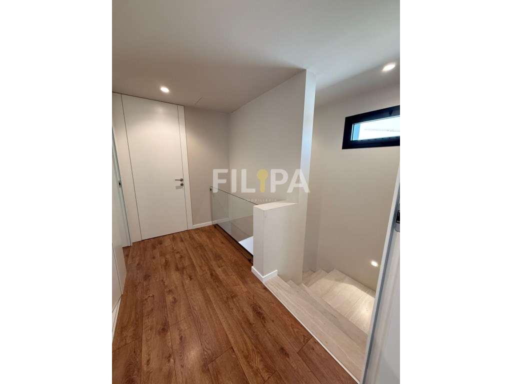 Moradia T3 Como Nova | Construção 2025 | Jardim | Garagem para 3 Ca...-14