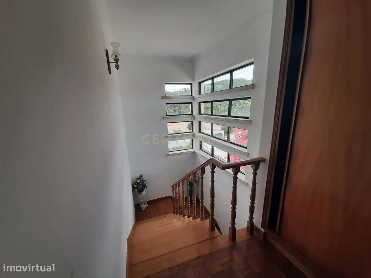 Espetacular Moradia T3 em Lousa com Garagem e Varandas-24