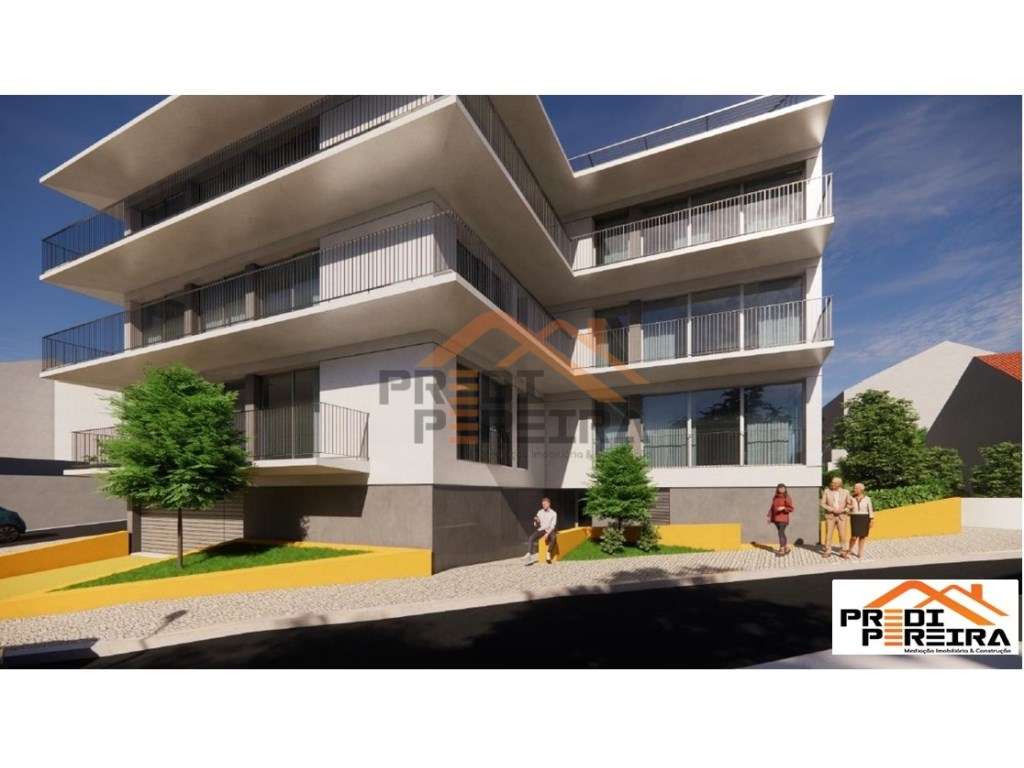 *Nova construção / Última fracção*

À procura de um apartamento T...-18