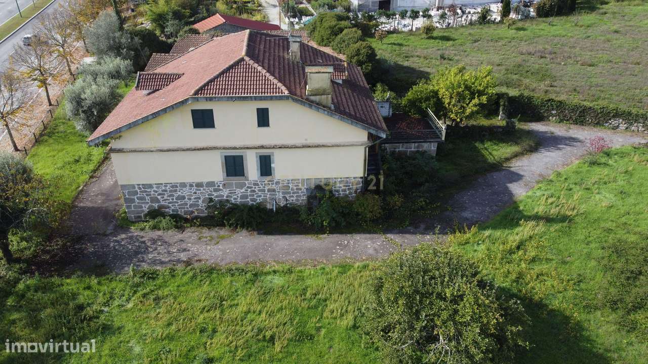 Moradia T5 próxima do centro de Viseu - Grande imagem: 5/17