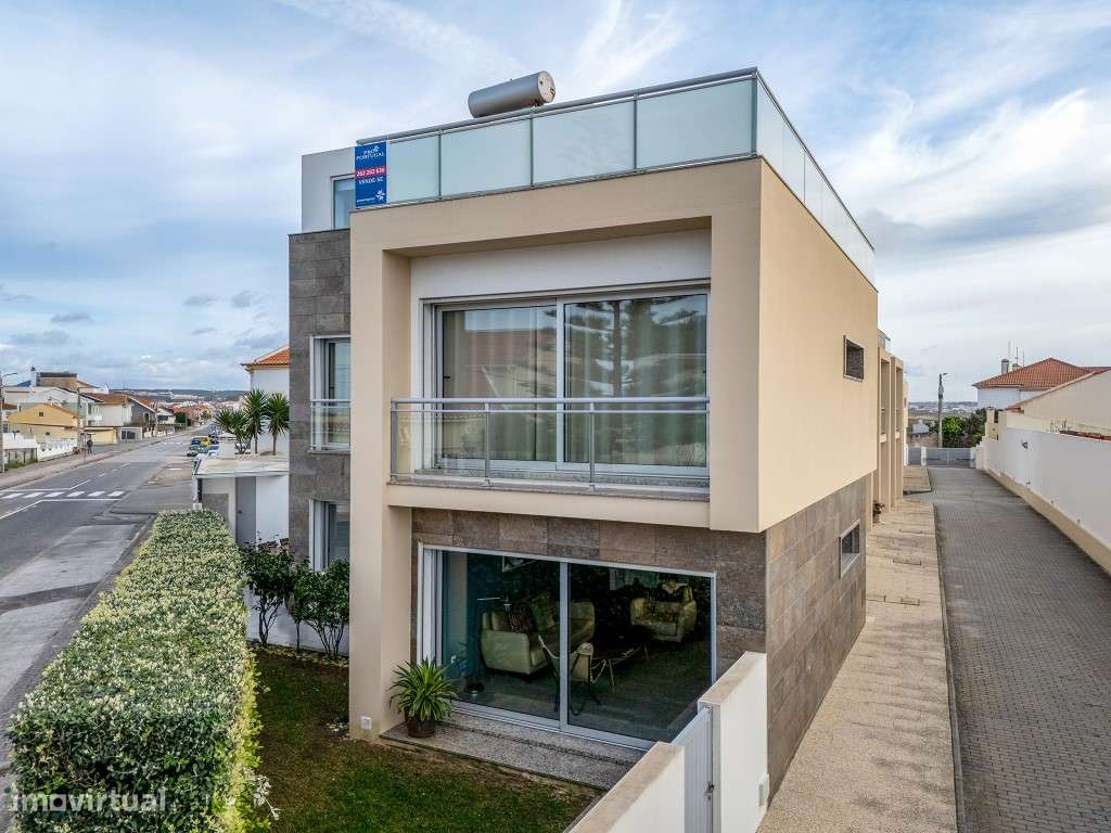 Moradia no Baleal a 500 metros da praia - Grande imagem: 2/41