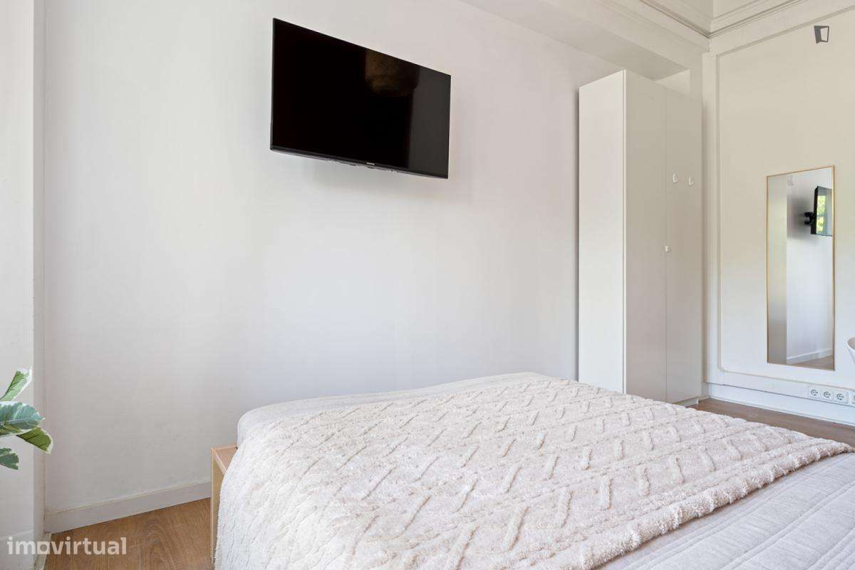 Quarto - localizado em Marquês de Pombal Lisbon - Grande imagem: 5/8
