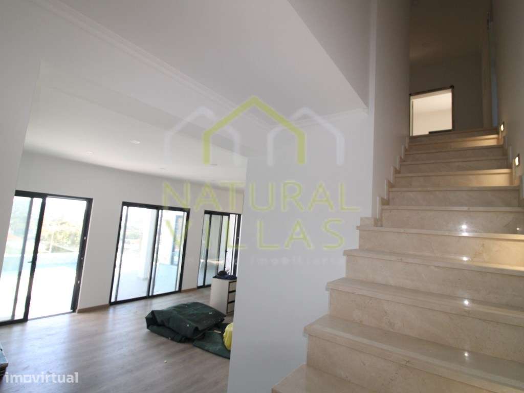 Moradia T5 de Luxo com Piscina Aquecida e Vistas Magníficas - Grande imagem: 5/45